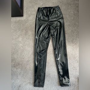 Aritzia Wilfred Free Daria Pants - Shiny Black